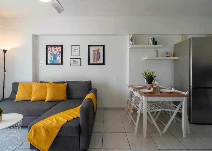 Anais 1-bedroom In Mackenzie * Larnaca