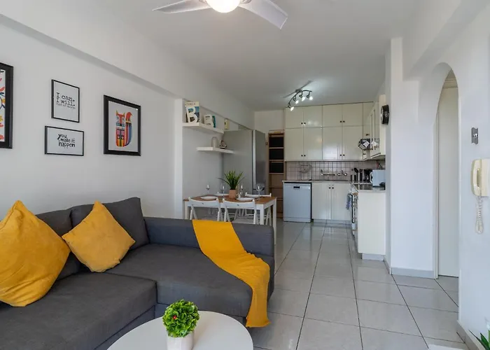 Anais 1-bedroom In Mackenzie Apartment Larnaca