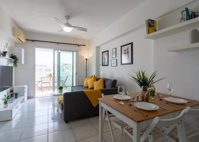 Anais 1-bedroom In Mackenzie * Larnaca